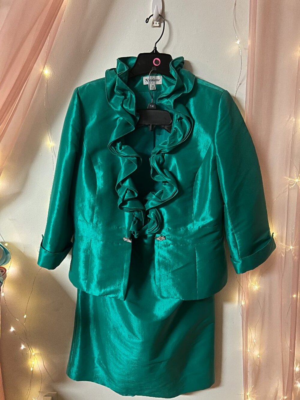 Nicolette 2-Piece Special Occasion Suit Set | Emerald Green | Size 14